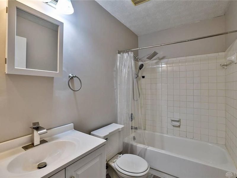 10 Woodside Court, Springdale, OH 45246 Photo 26