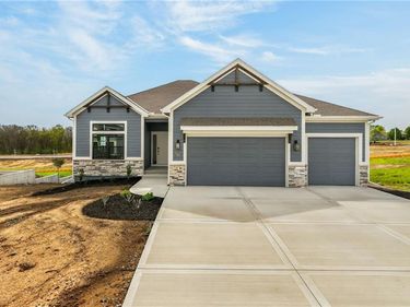 7629 N Booth Avenue, Kansas City, MO 64158