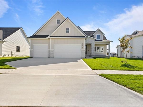 2719 NW Greenwood Street, Ankeny, IA 50023