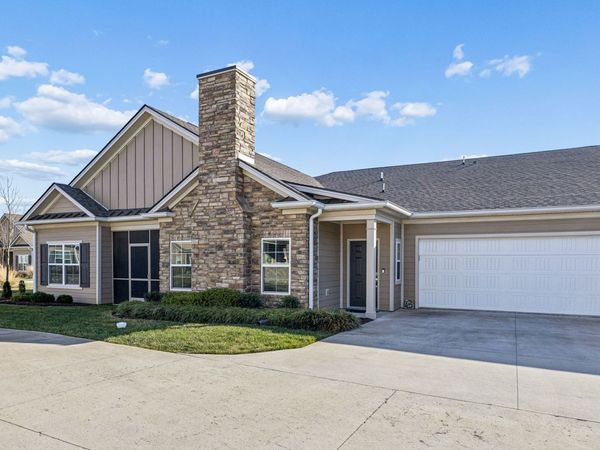 2358 Stonecenter Ln, Murfreesboro, TN 37128