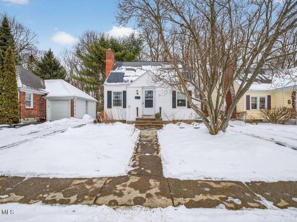 11 Crescent Drive, Albany, NY 12208