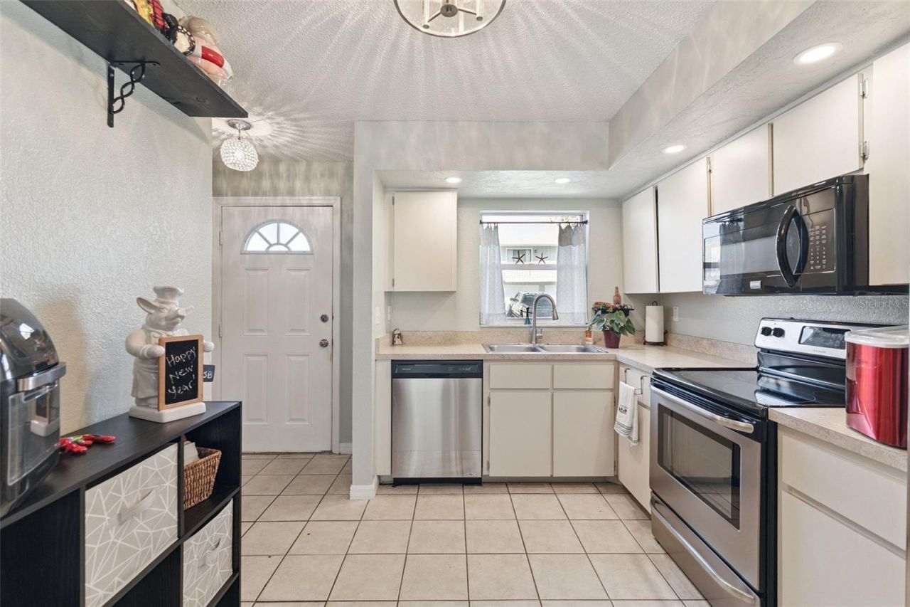 721 Laurel Bay Circle, New Smyrna Beach, FL 32169 Photo