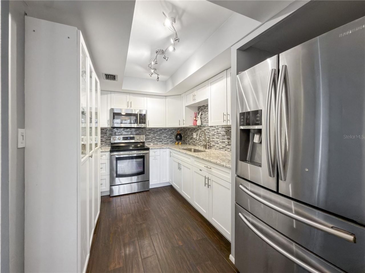 8100 Dr Martin Luther King Jr Street N, Unit 202, Saint Petersburg, FL 33702 Photo