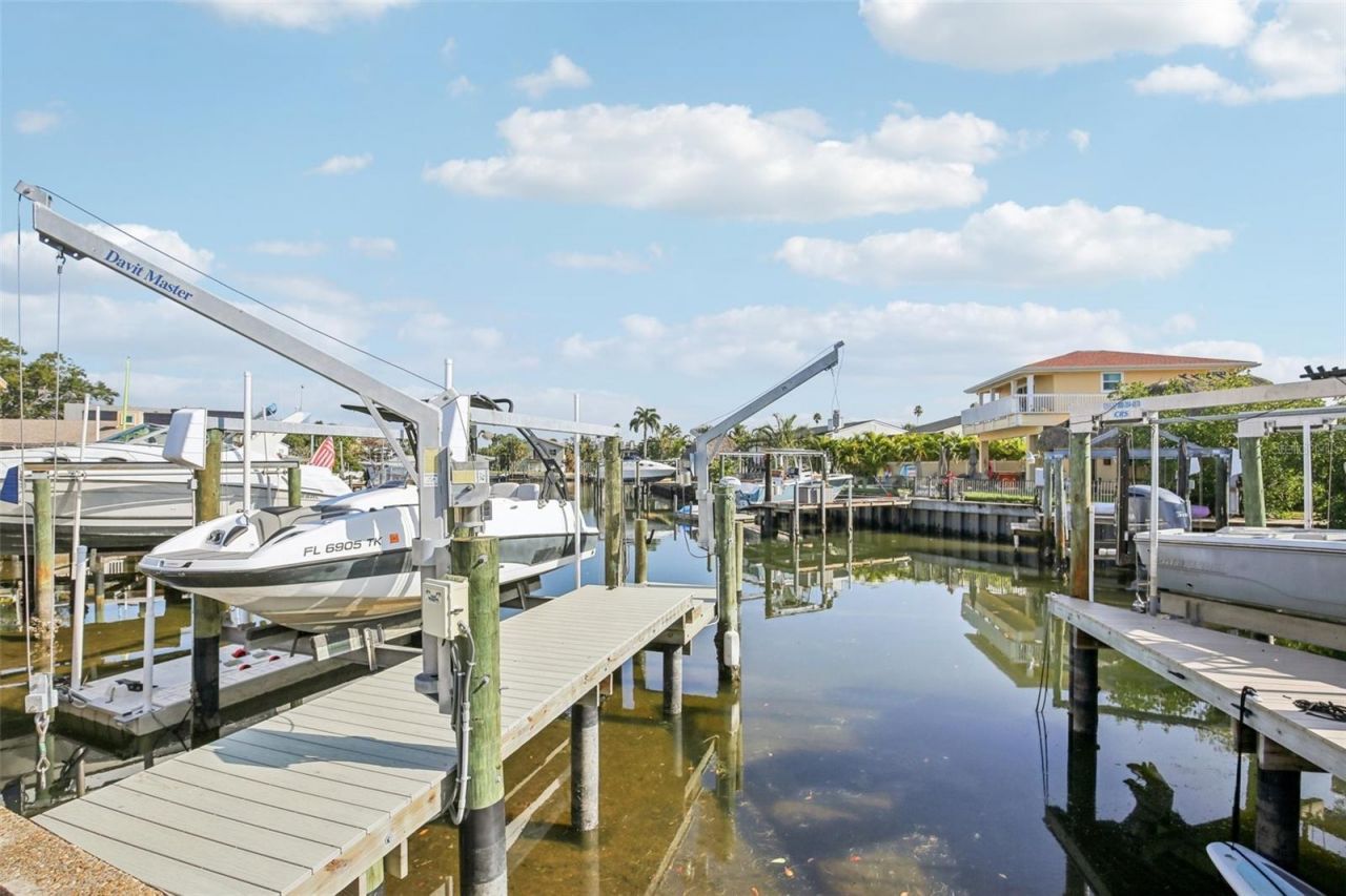 5467 Bayou Grande Boulevard Ne, Saint Petersburg, FL 33703 Photo