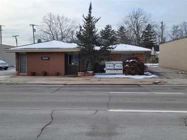 15357 Farmington Road , Livonia, MI 48154