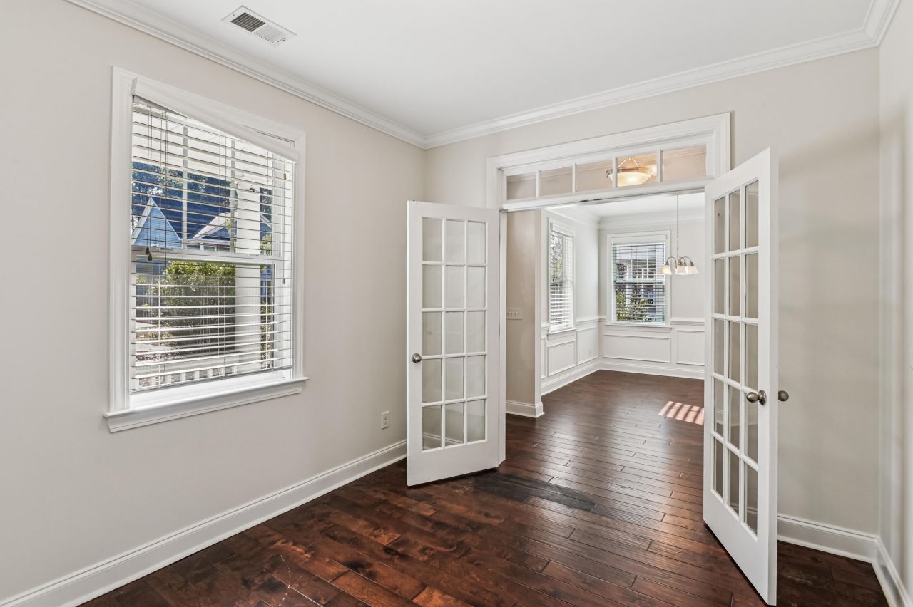 2917 Swamp Sparrow Circle Photo 12