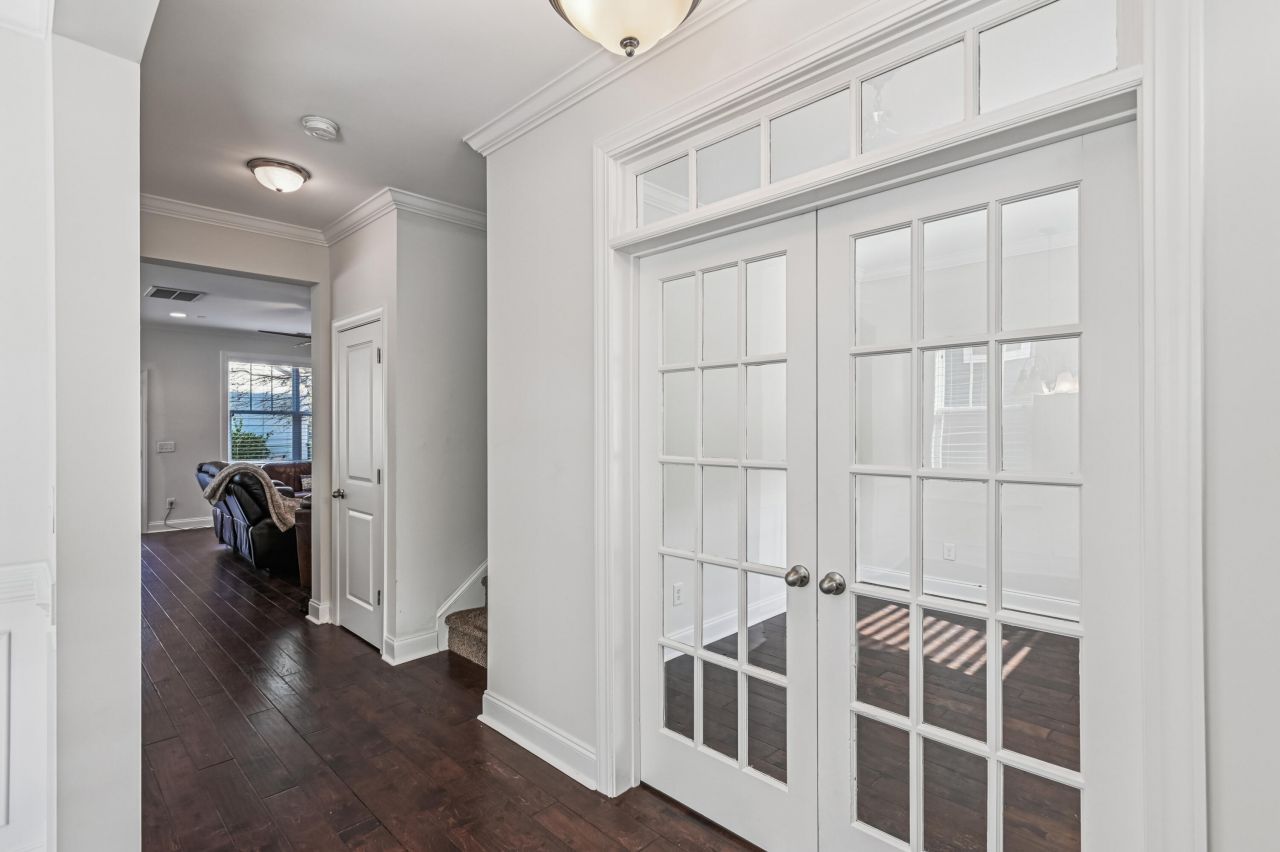 2917 Swamp Sparrow Circle Photo 14