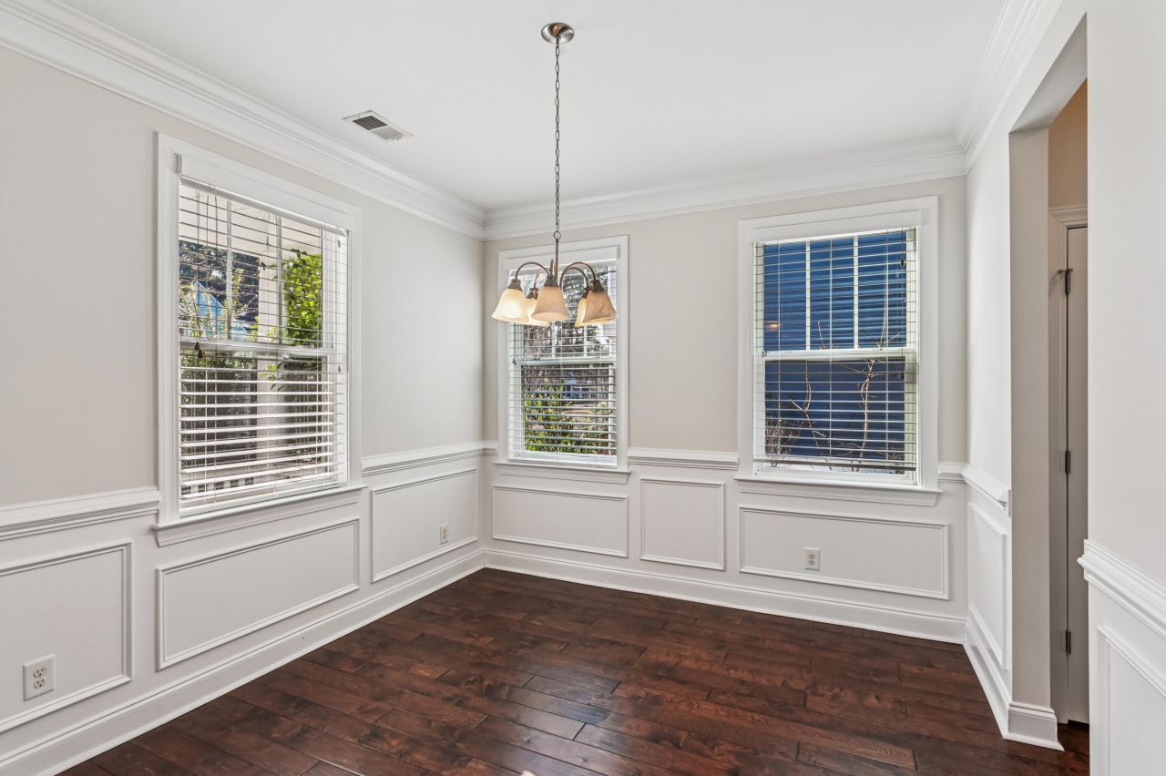 2917 Swamp Sparrow Circle Photo 15