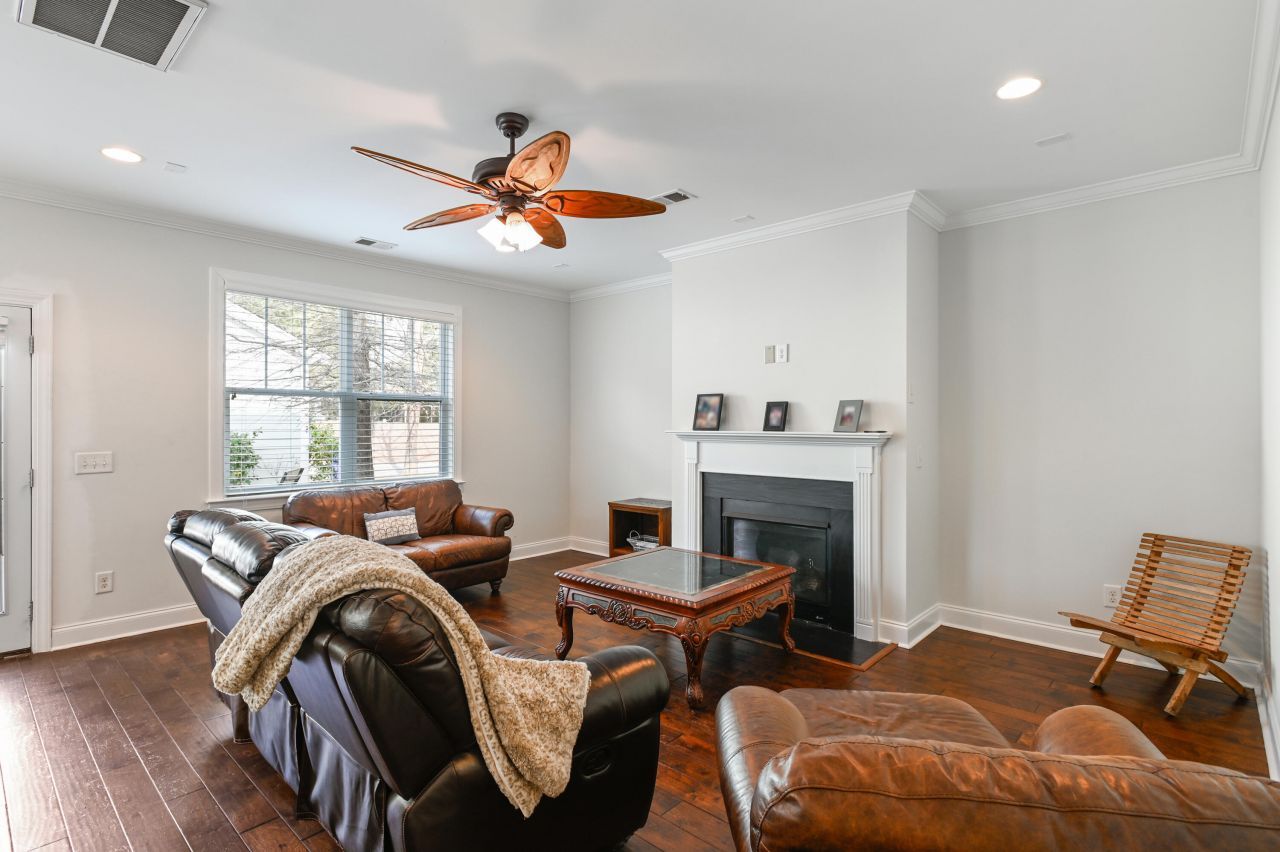 2917 Swamp Sparrow Circle Photo 19