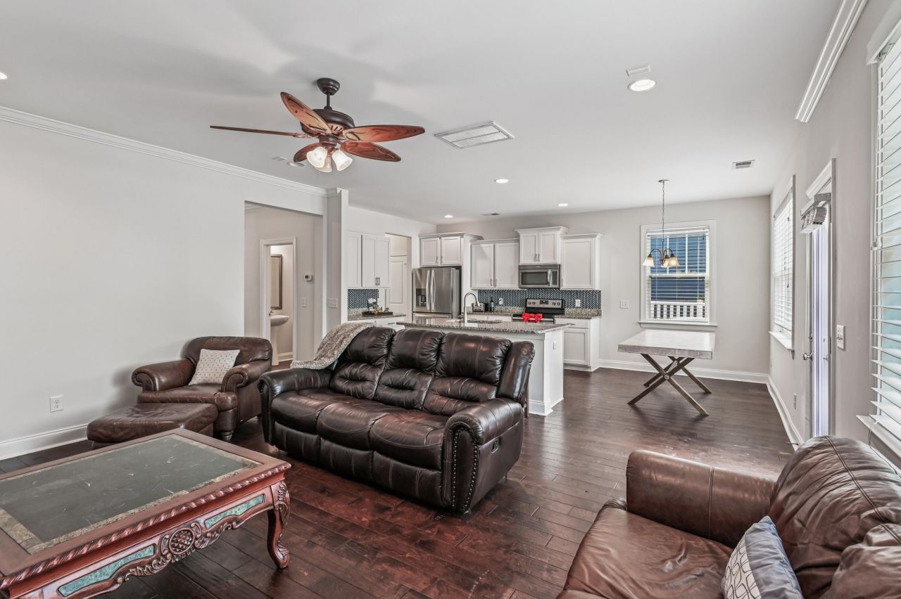 2917 Swamp Sparrow Circle Photo 21