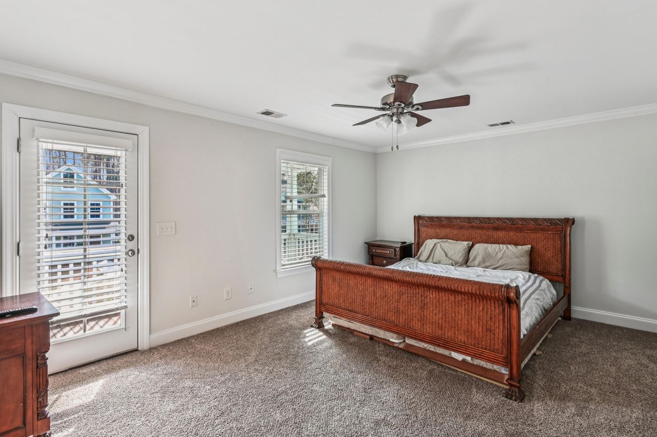 2917 Swamp Sparrow Circle Photo 22