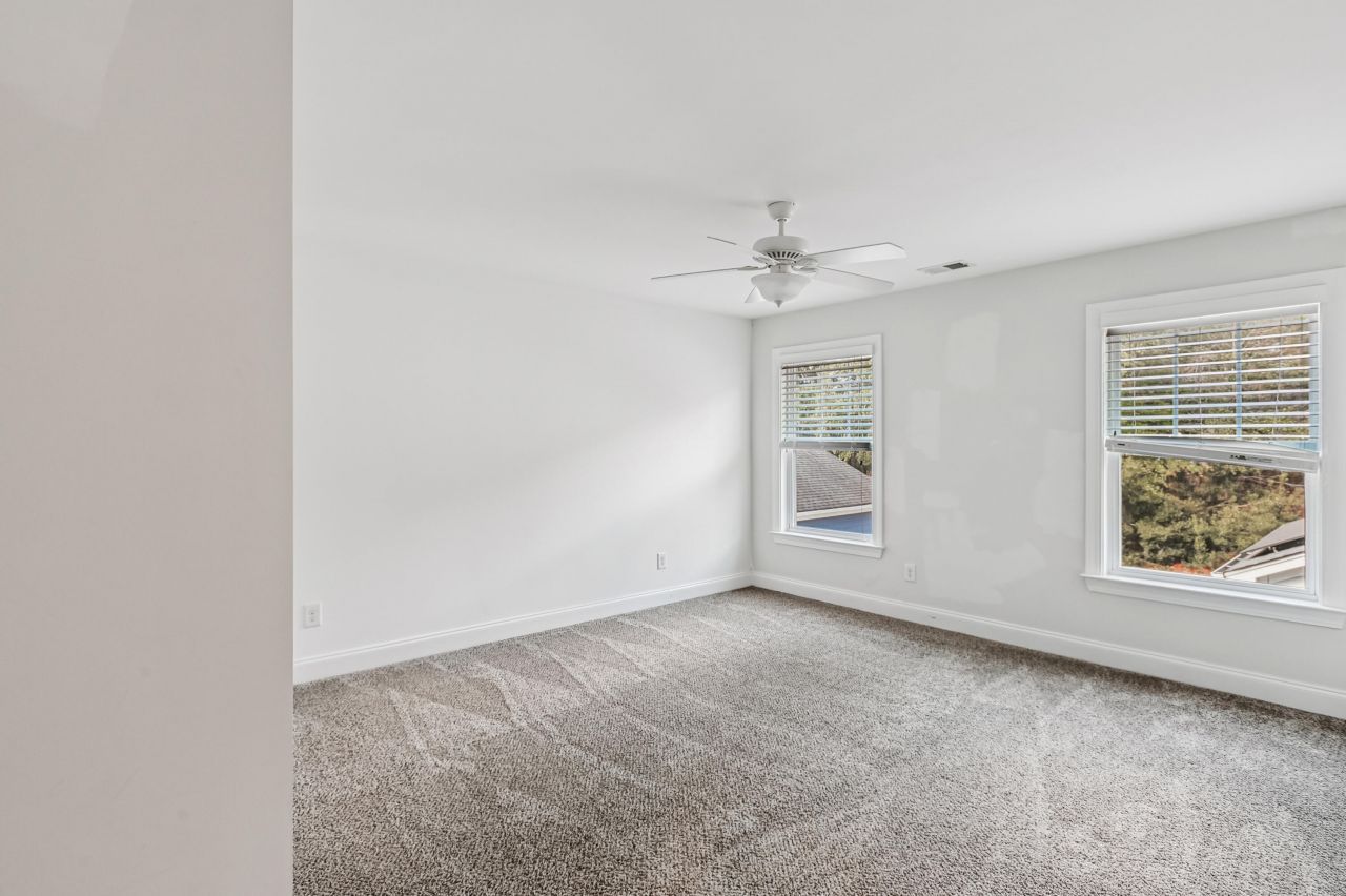 2917 Swamp Sparrow Circle Photo 26