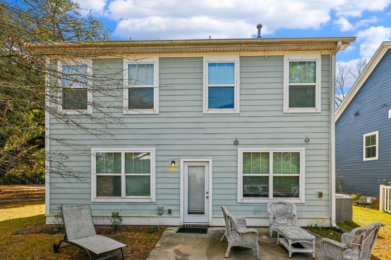 2917 Swamp Sparrow Circle Photo 31