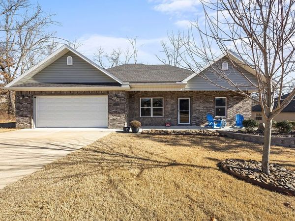 17 Ravenglass Lane, Bella Vista, AR 72714