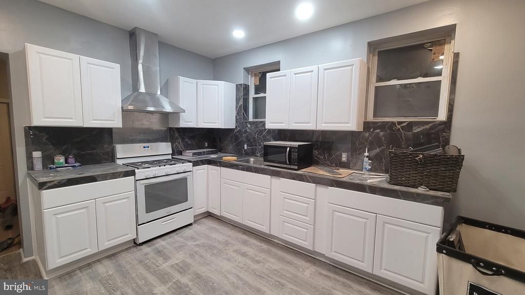 301 Spring Street, Trenton, NJ 08618 Main Photo