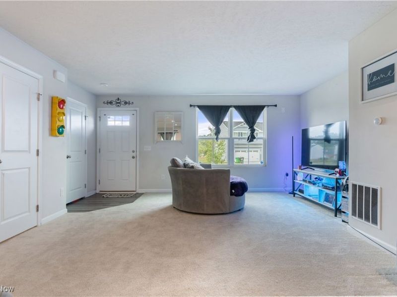 3564 Kenyon Creek Avenue NW, Massillon, OH 44647 Photo 3