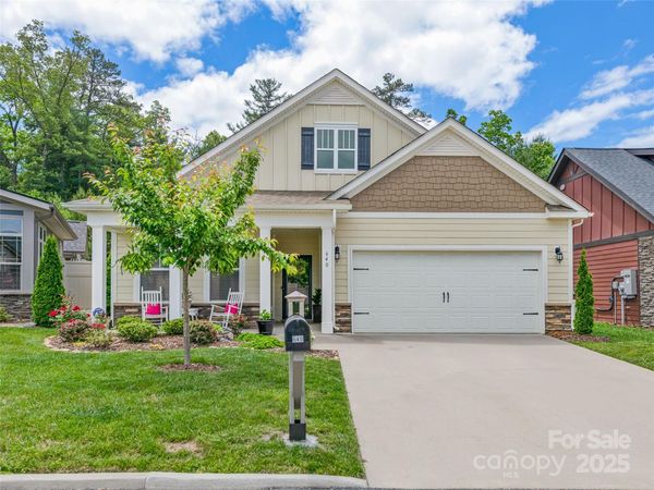 640 Summerfield Place, Flat Rock, NC 28731