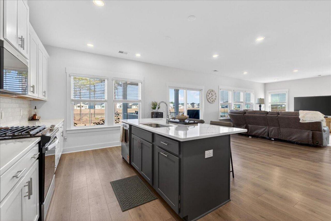 332 Calm Water Way Photo 8