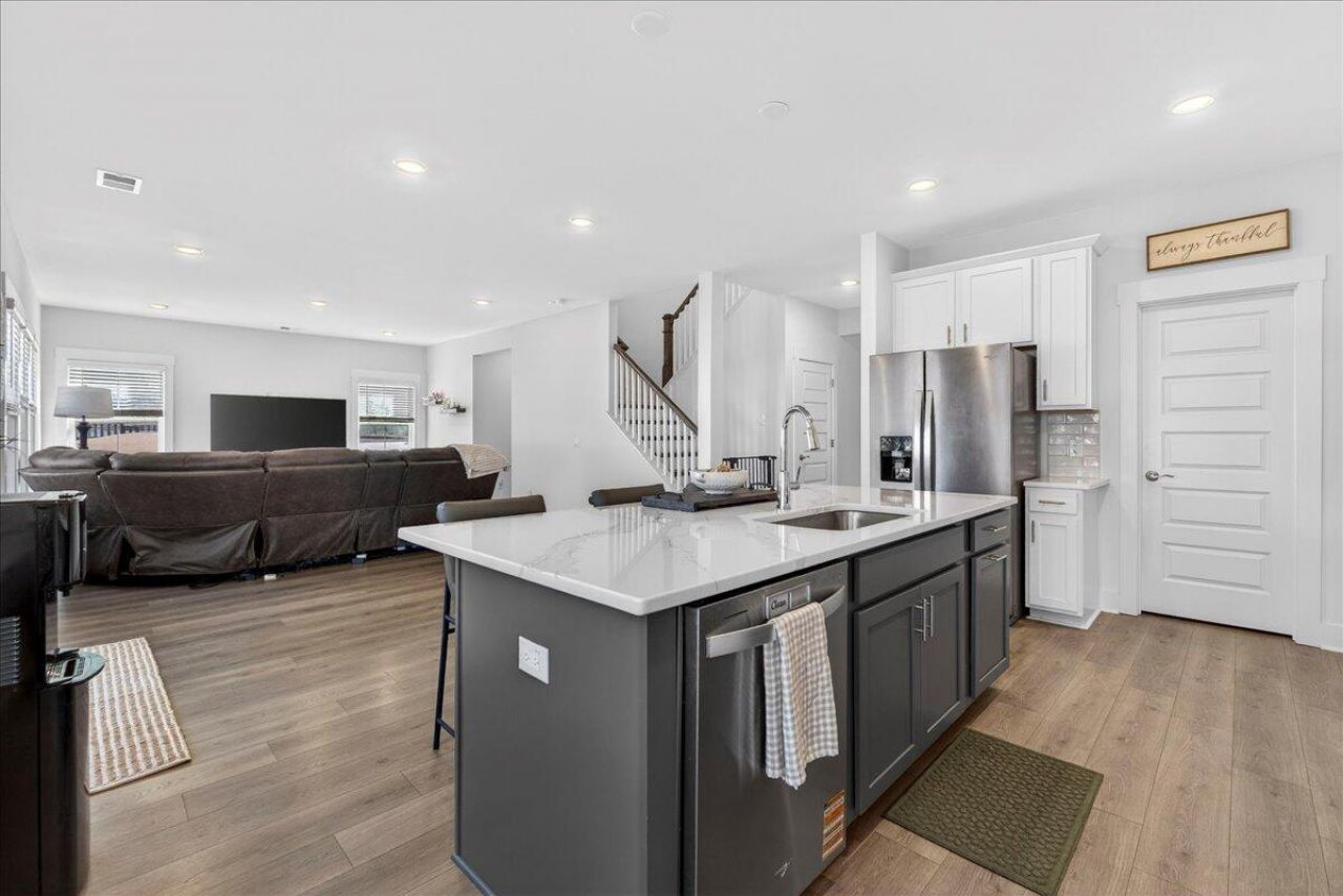 332 Calm Water Way Photo 9