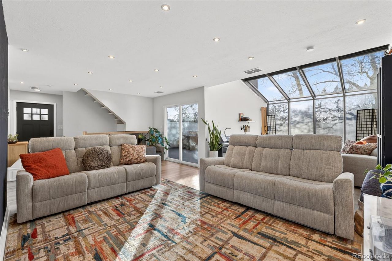 2304 S Troy Street, Aurora, CO 80014 Main Photo