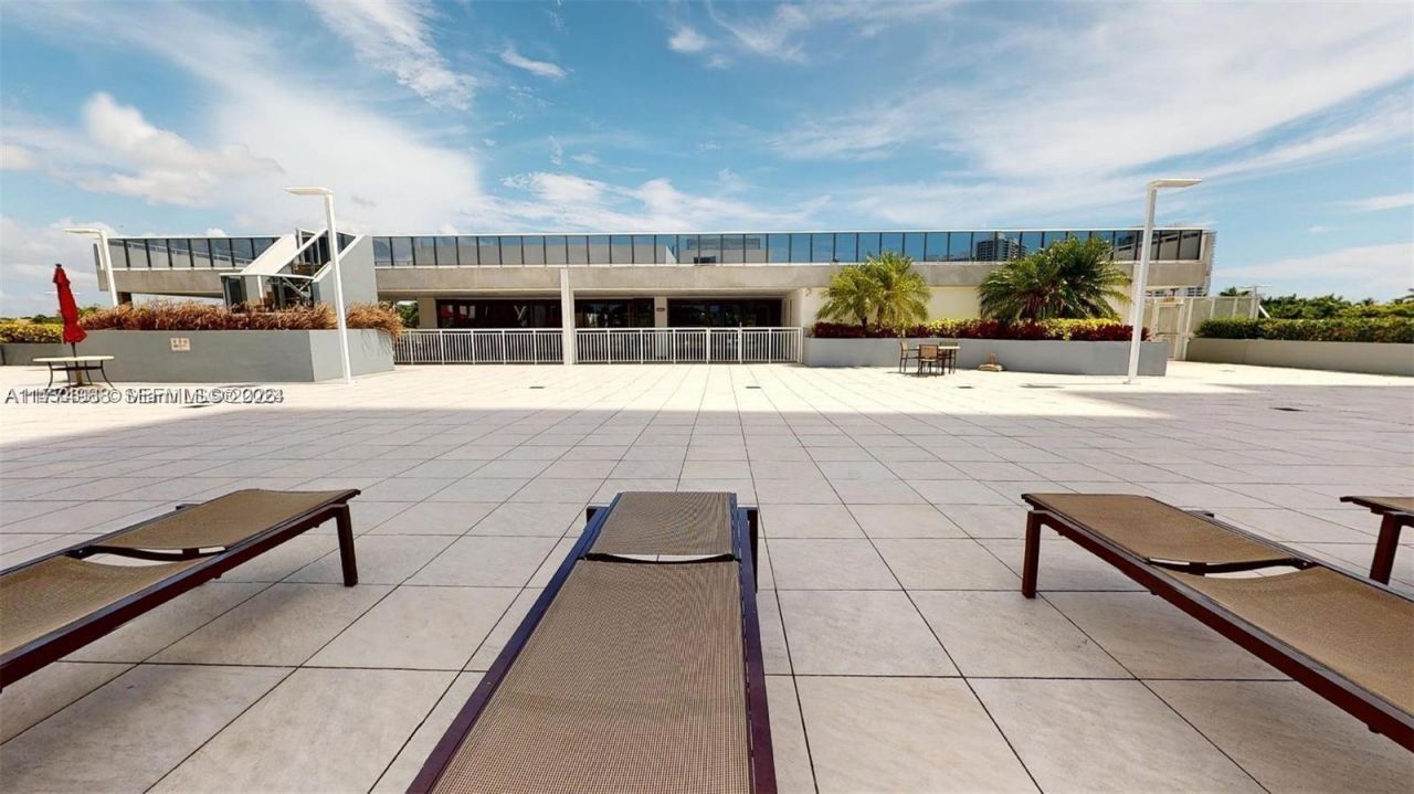 3625 N Country Club Dr, Unit PH-4, Aventura, FL 33180 Photo