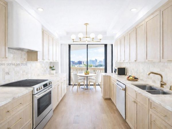 2000 Island Blvd, Unit 602, Aventura, FL 33160