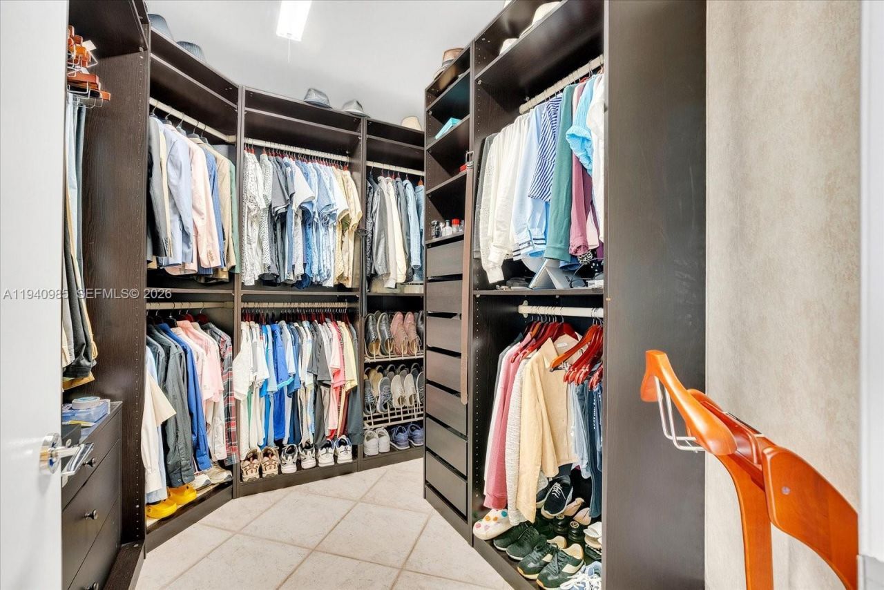 2000 Island Blvd, Unit 602, Aventura, FL 33160 Photo