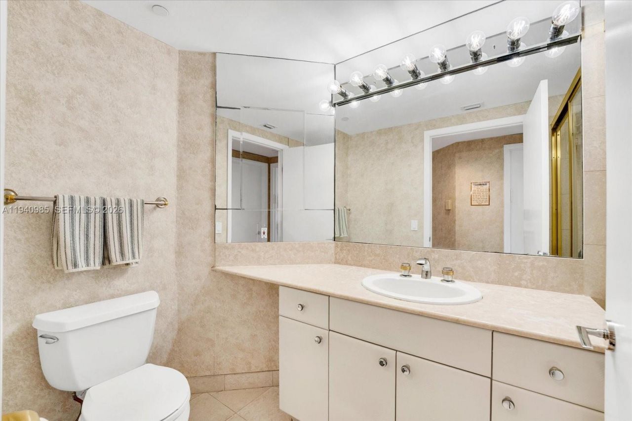 2000 Island Blvd, Unit 602, Aventura, FL 33160 Photo