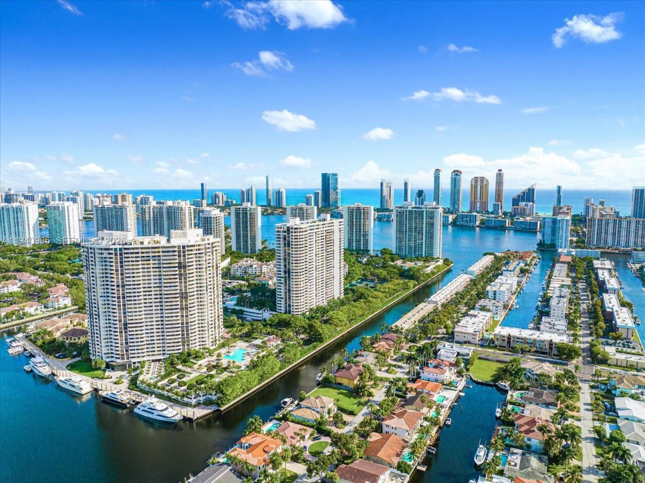 2000 Island Blvd, Unit 602, Aventura, FL 33160 Photo