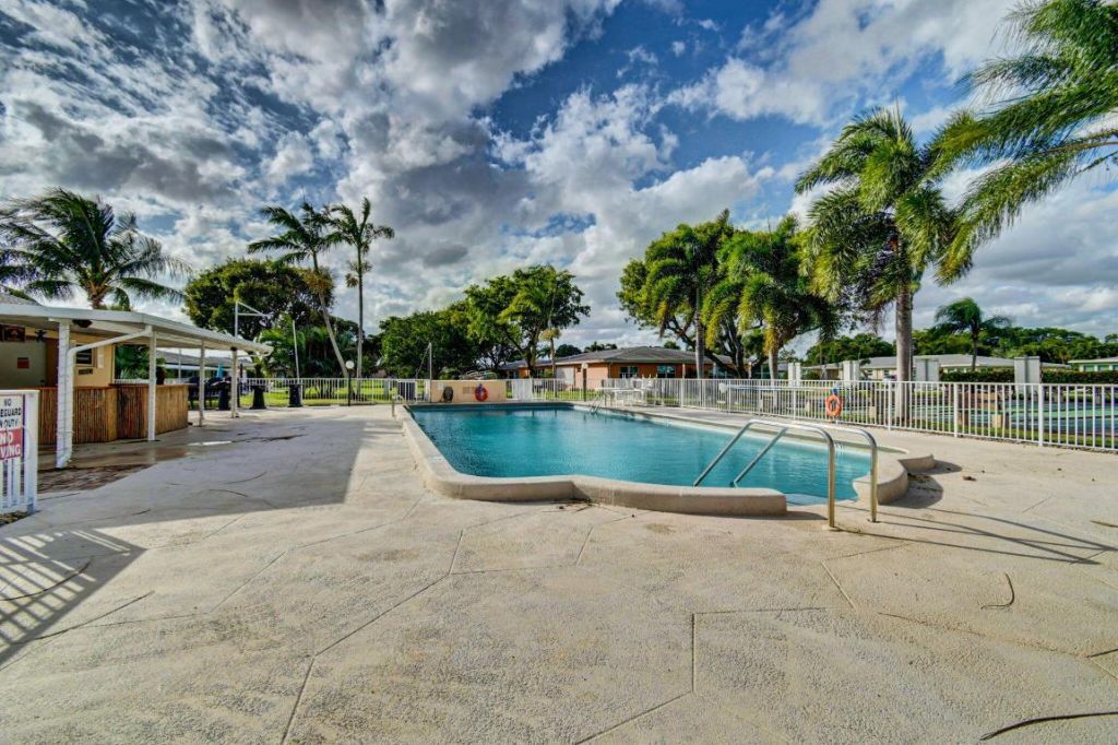 270 High Point Court, Unit D, Boynton Beach, FL 33435 Photo