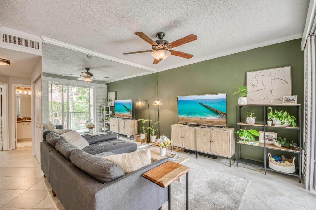 1805 N Flagler Drive, Unit 206, West Palm Beach, FL 33407 Photo