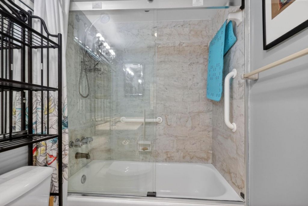 9410 N Hollybrook Lake Drive, Unit 303, Pembroke Pines, FL 33025 Photo