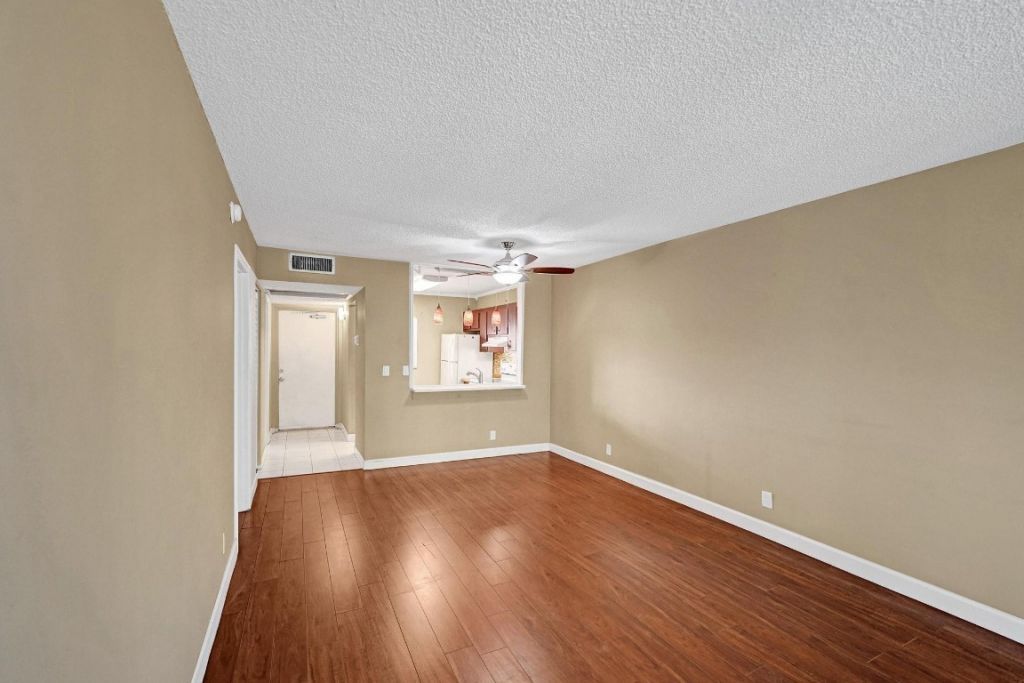 9235 Lagoon Place, Unit 308, Davie, FL 33324 Photo