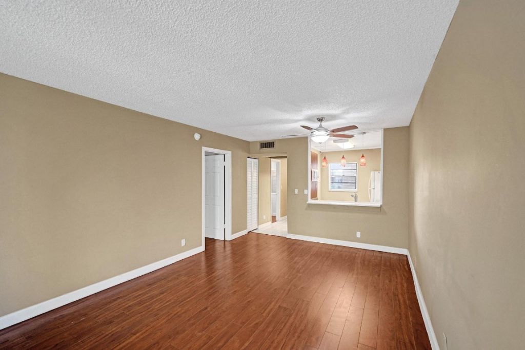 9235 Lagoon Place, Unit 308, Davie, FL 33324 Photo