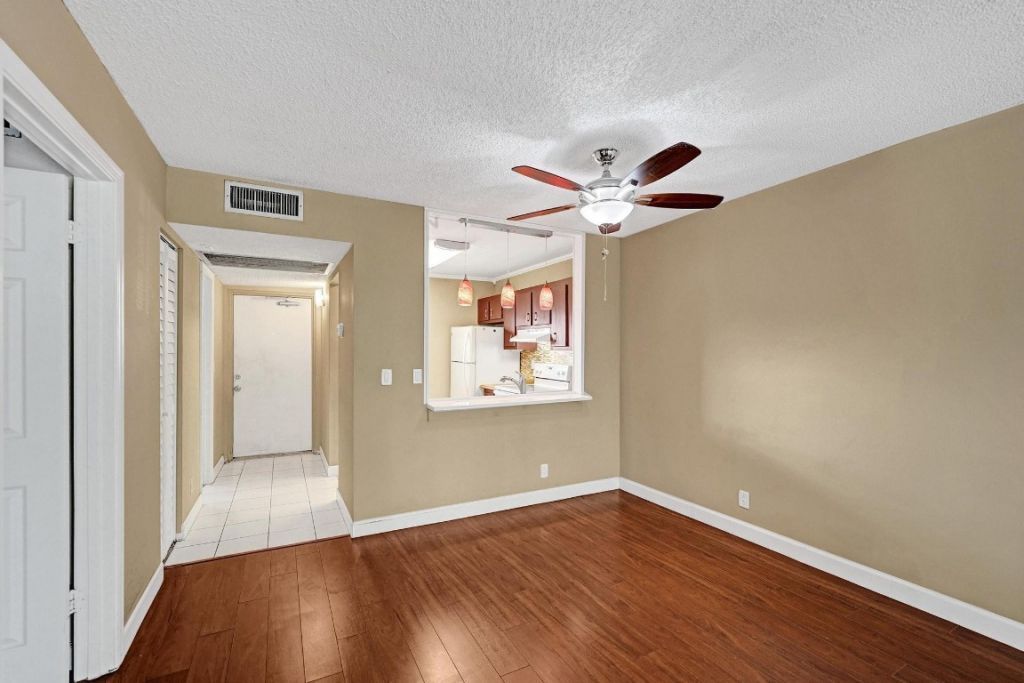 9235 Lagoon Place, Unit 308, Davie, FL 33324 Photo