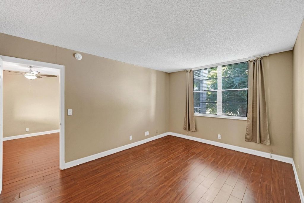 9235 Lagoon Place, Unit 308, Davie, FL 33324 Photo