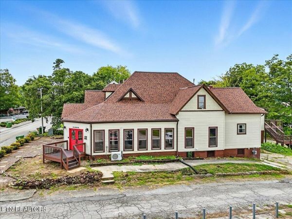 321 High St, Maryville, TN 37804