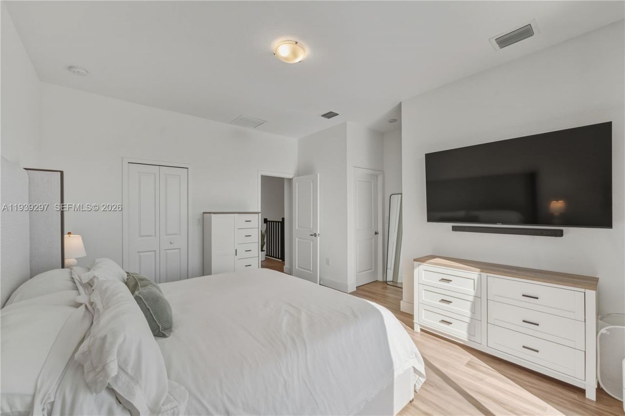 15736 SW 136th Way, Miami, FL 33196 Photo