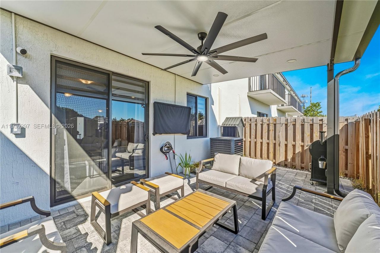 15736 SW 136th Way, Miami, FL 33196 Photo