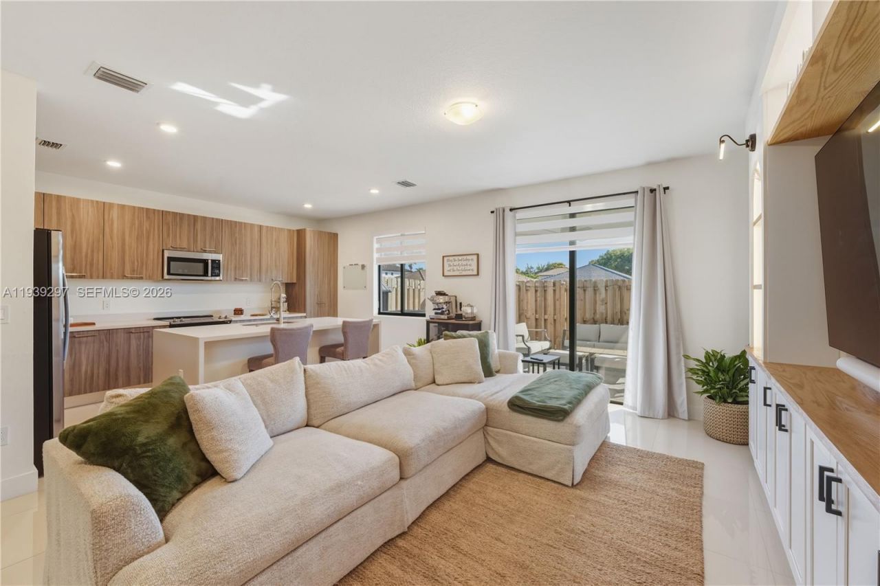 15736 SW 136th Way, Miami, FL 33196 Photo