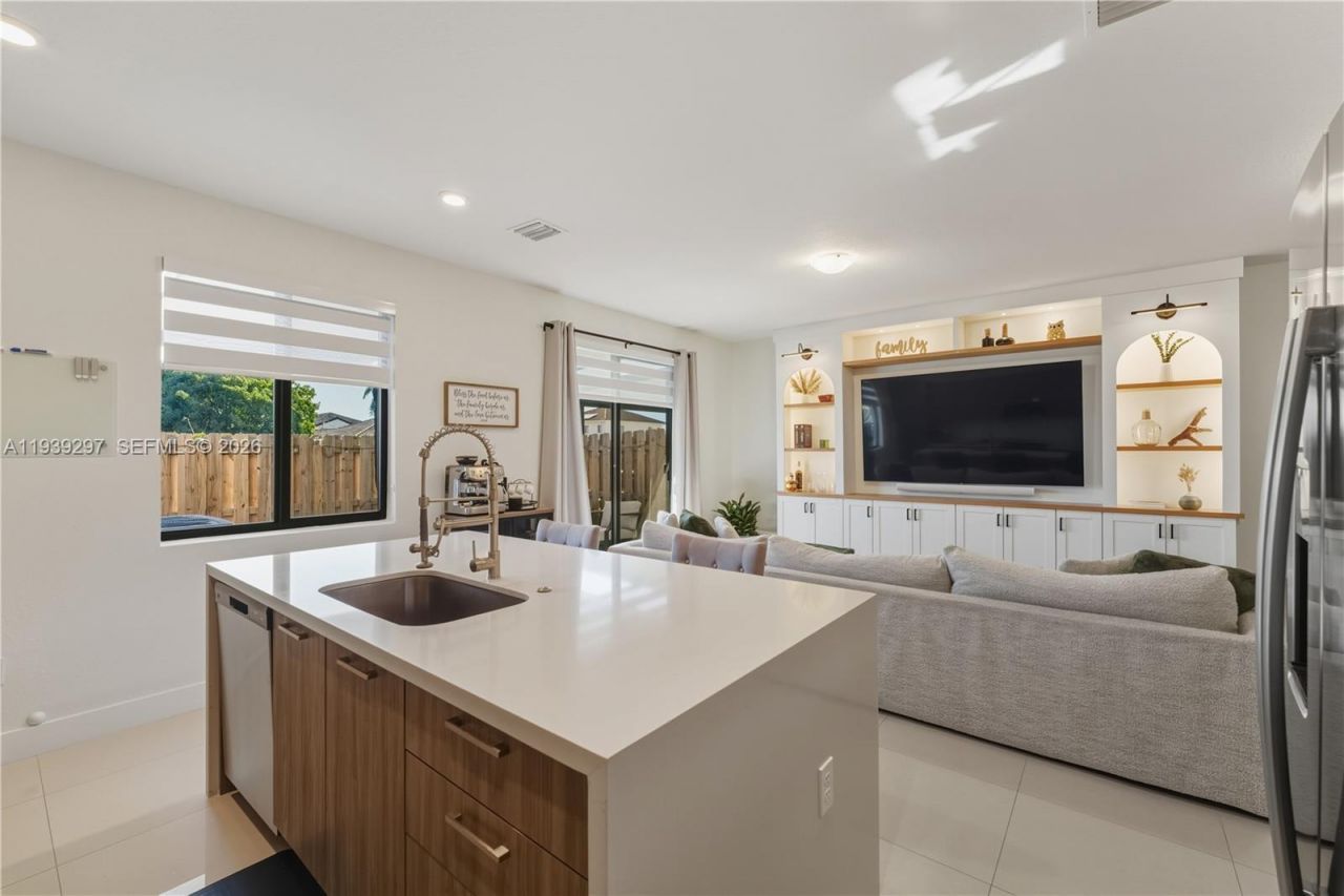 15736 SW 136th Way, Miami, FL 33196 Photo