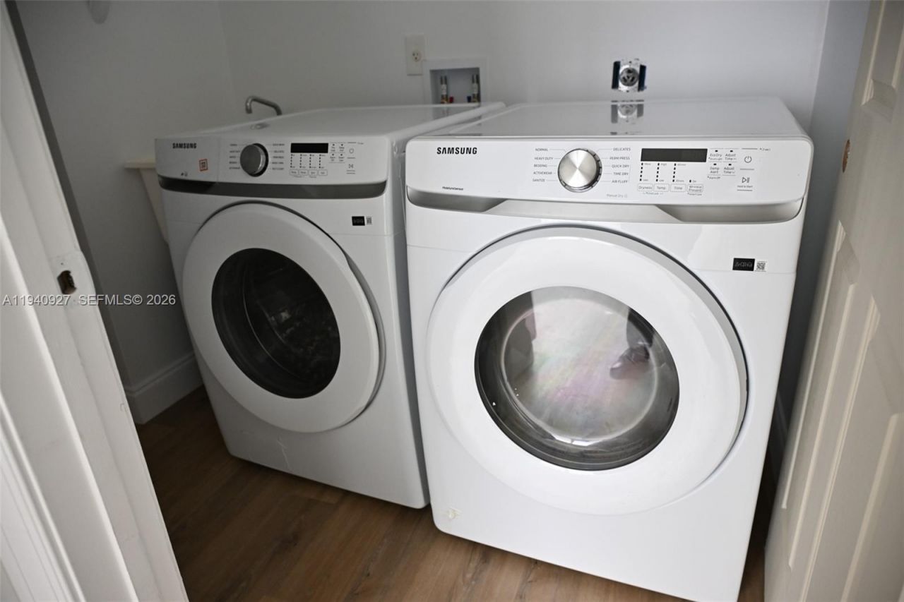 781 NW 155th Ter, Pembroke Pines, FL 33028 Photo