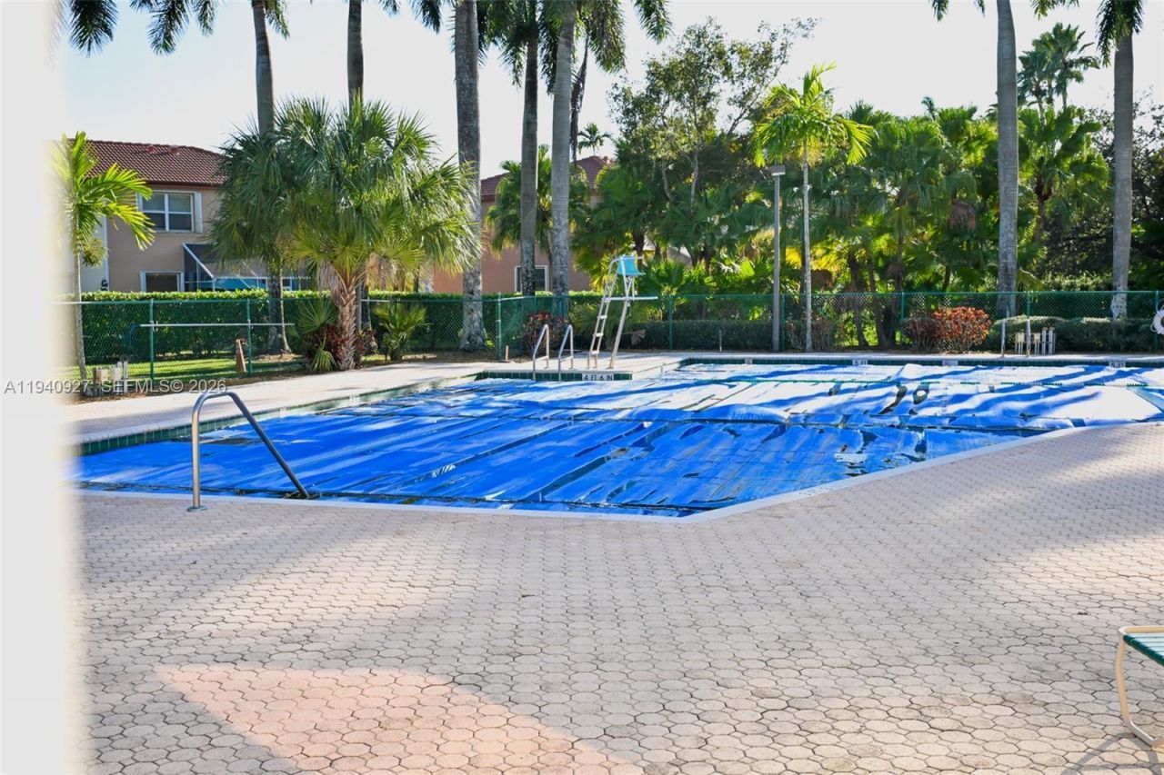 781 NW 155th Ter, Pembroke Pines, FL 33028 Photo