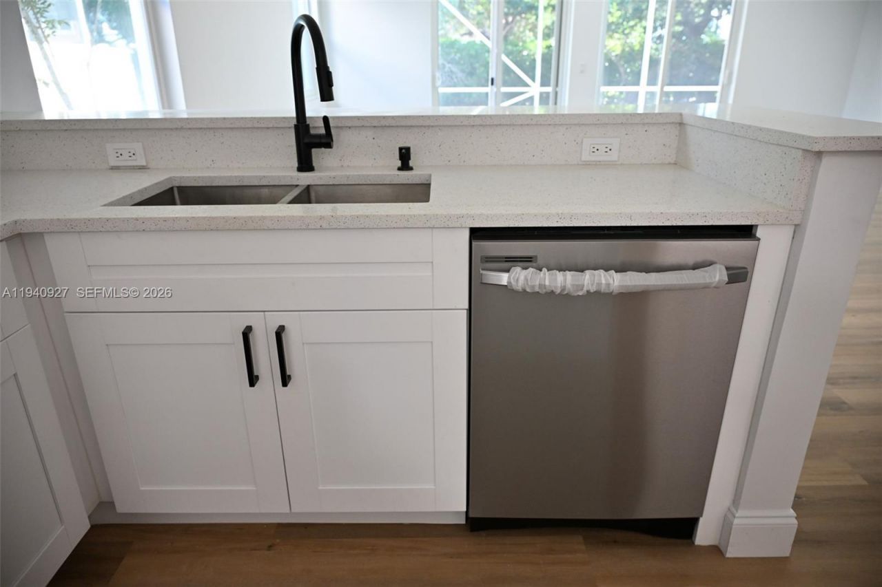 781 NW 155th Ter, Pembroke Pines, FL 33028 Photo