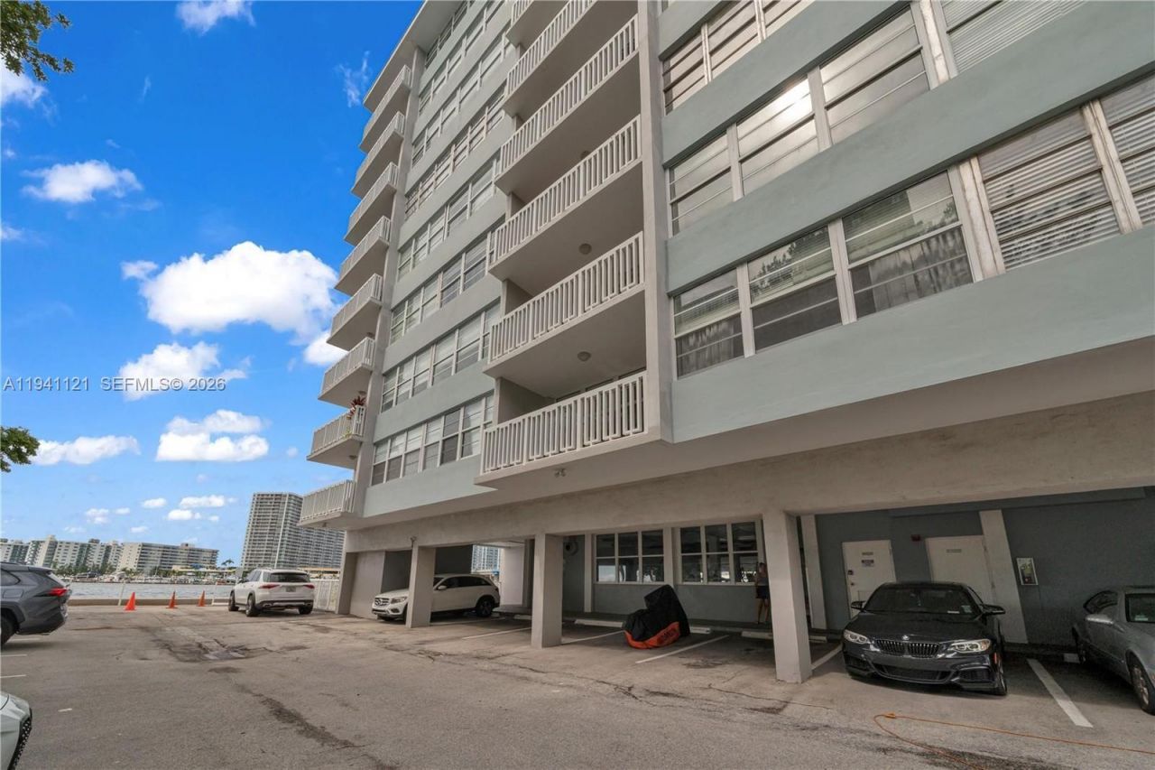 2016 Bay Dr, Unit 505, Miami Beach, FL 33141 Photo