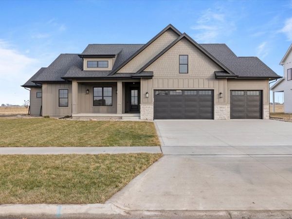 1915 NE Pond View Court, Ankeny, IA 50021