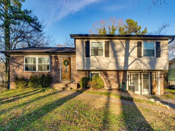 1627 N Chester Road, Hixson, TN 37343