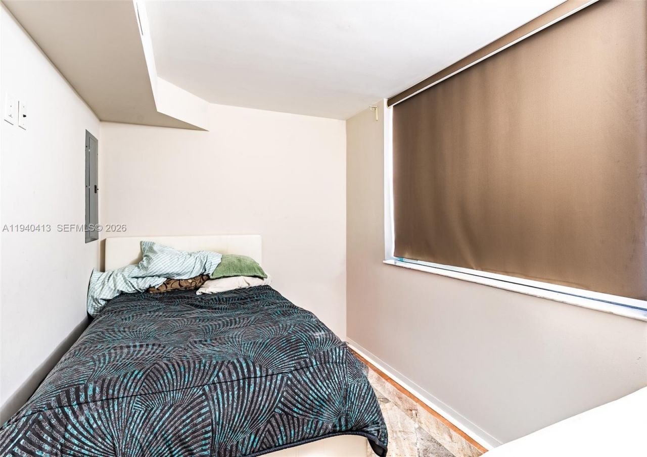3400 Blue Lake Dr, Unit 505, Pompano Beach, FL 33064 Photo
