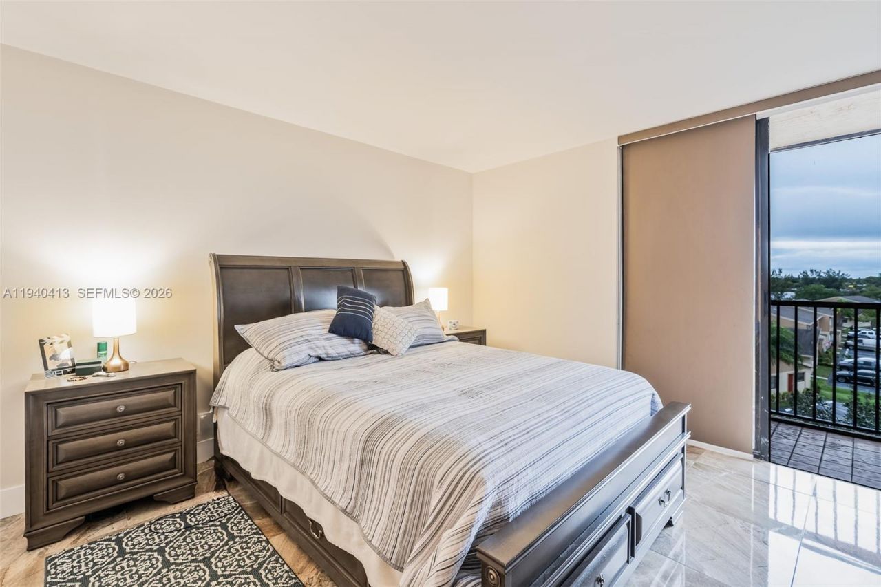 3400 Blue Lake Dr, Unit 505, Pompano Beach, FL 33064 Photo