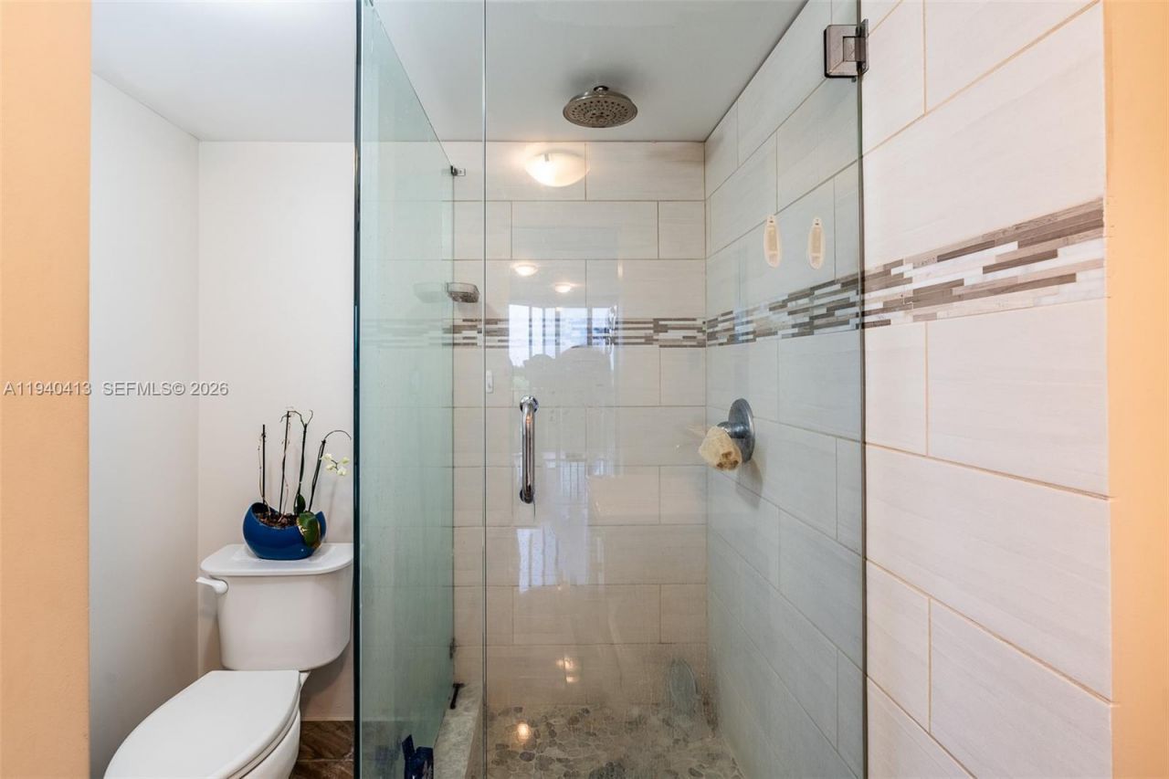 3400 Blue Lake Dr, Unit 505, Pompano Beach, FL 33064 Photo